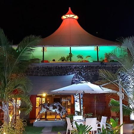 Hacienda Plaza Hotel Pereybere Beach Exterior photo