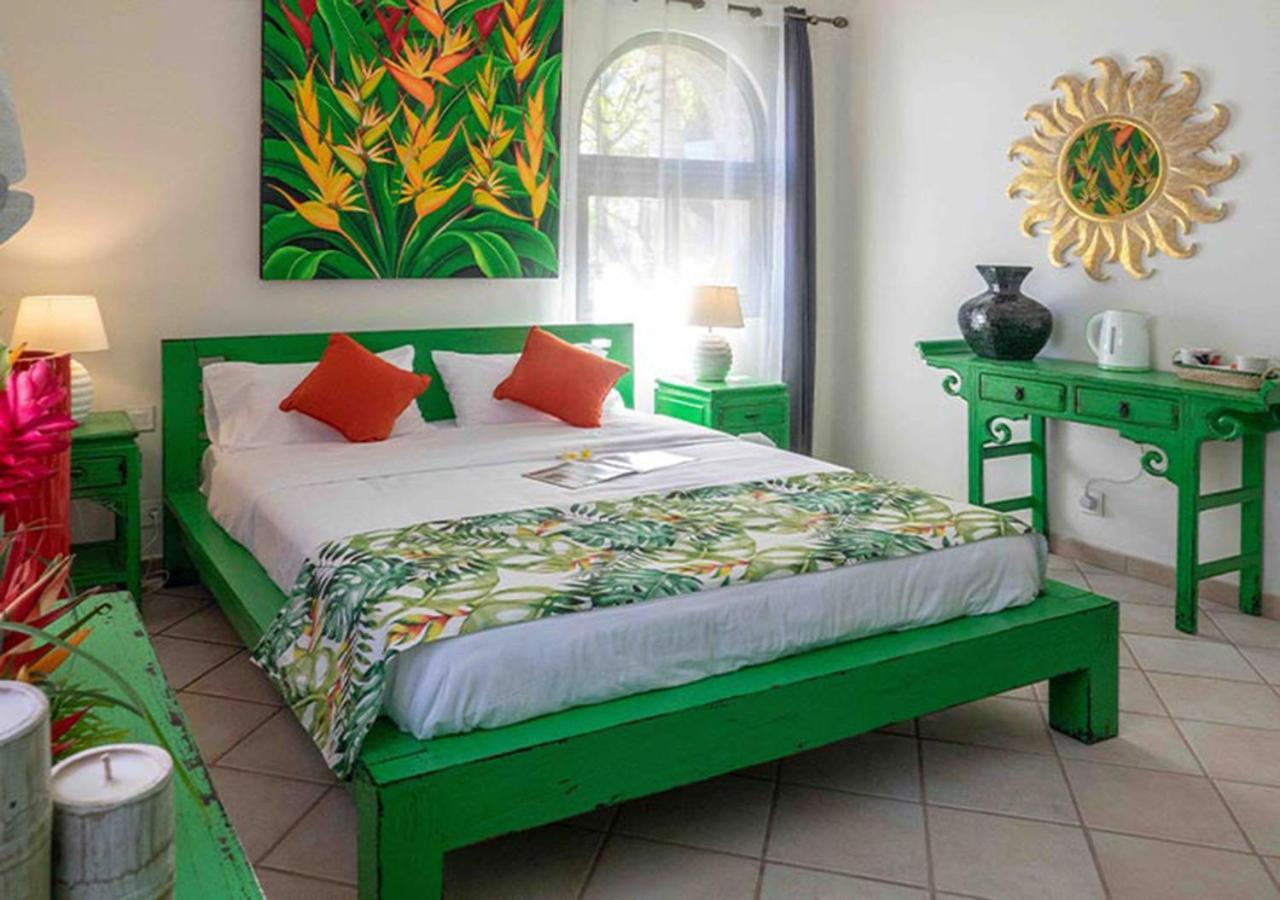 Hacienda Plaza Hotel Pereybere Beach Exterior photo