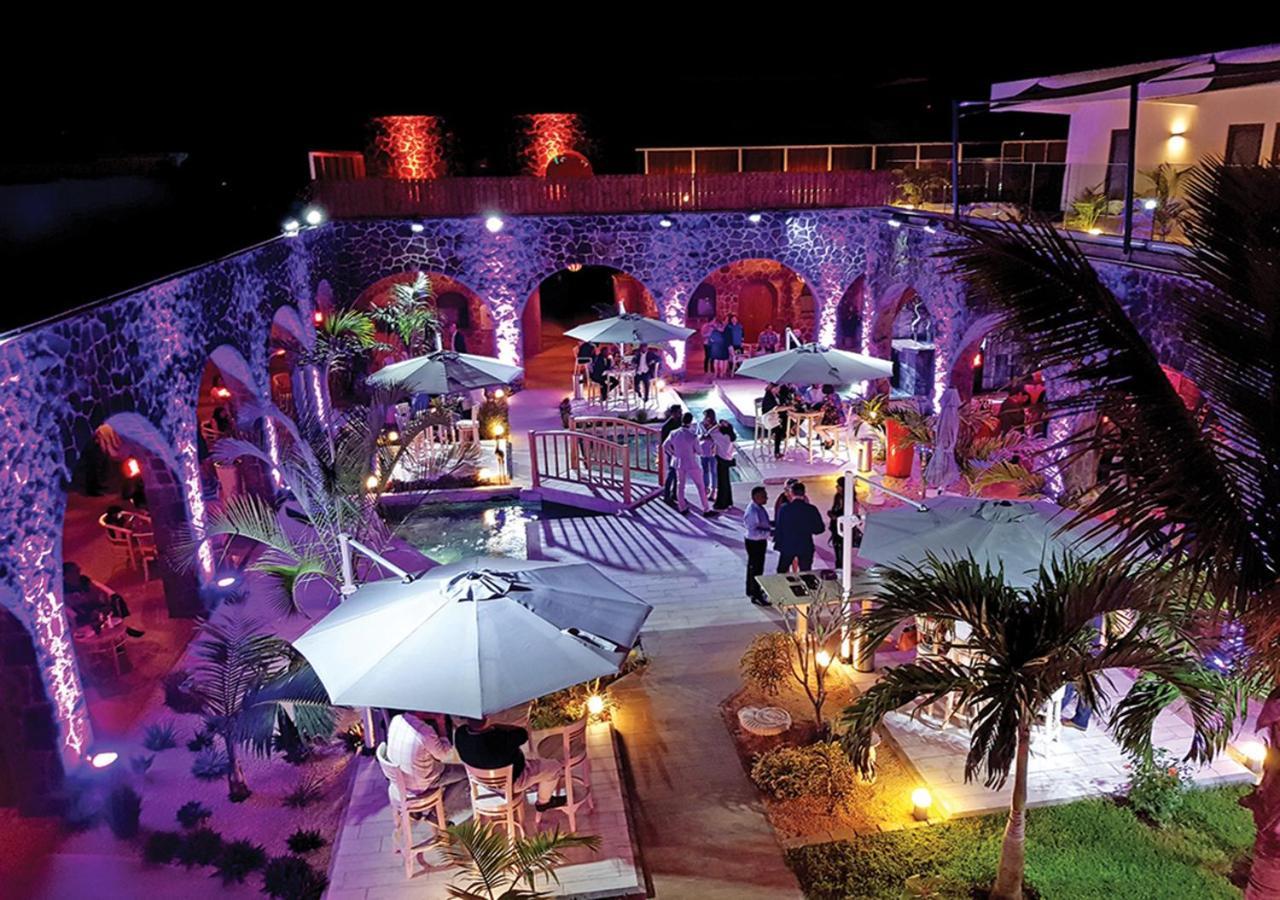 Hacienda Plaza Hotel Pereybere Beach Exterior photo