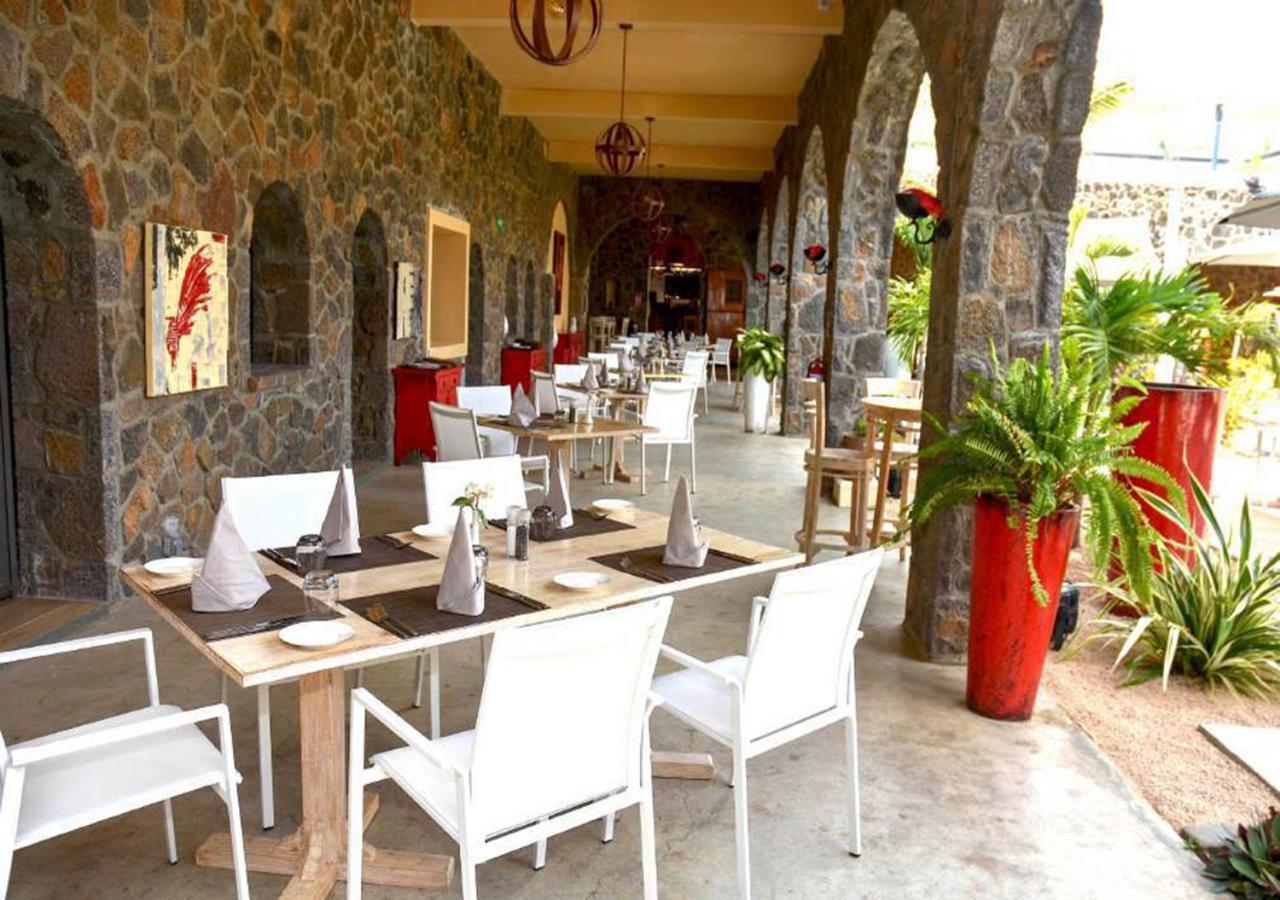 Hacienda Plaza Hotel Pereybere Beach Exterior photo