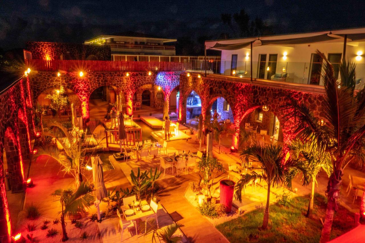 Hacienda Plaza Hotel Pereybere Beach Exterior photo