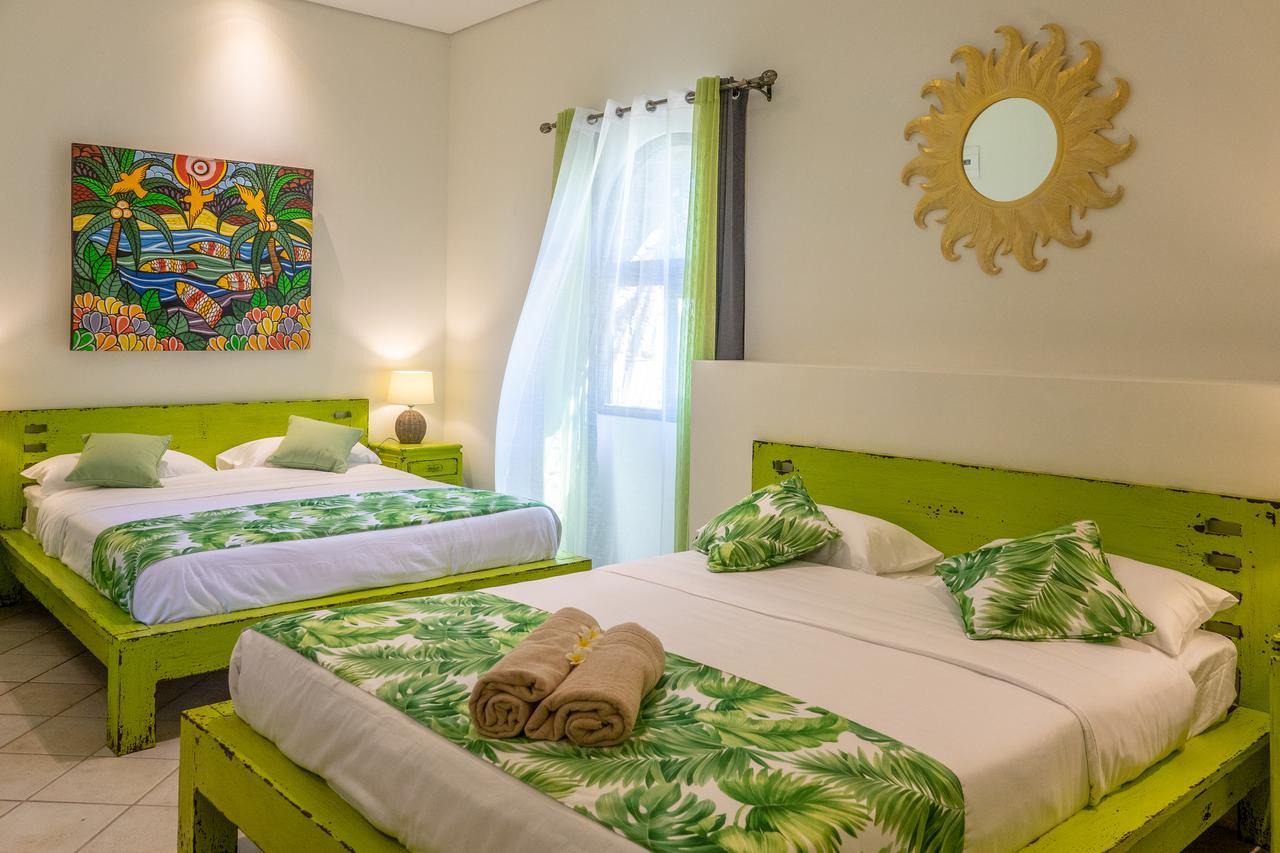 Hacienda Plaza Hotel Pereybere Beach Exterior photo