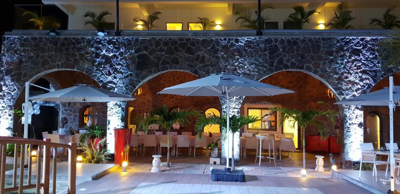 Hacienda Plaza Hotel Pereybere Beach Exterior photo