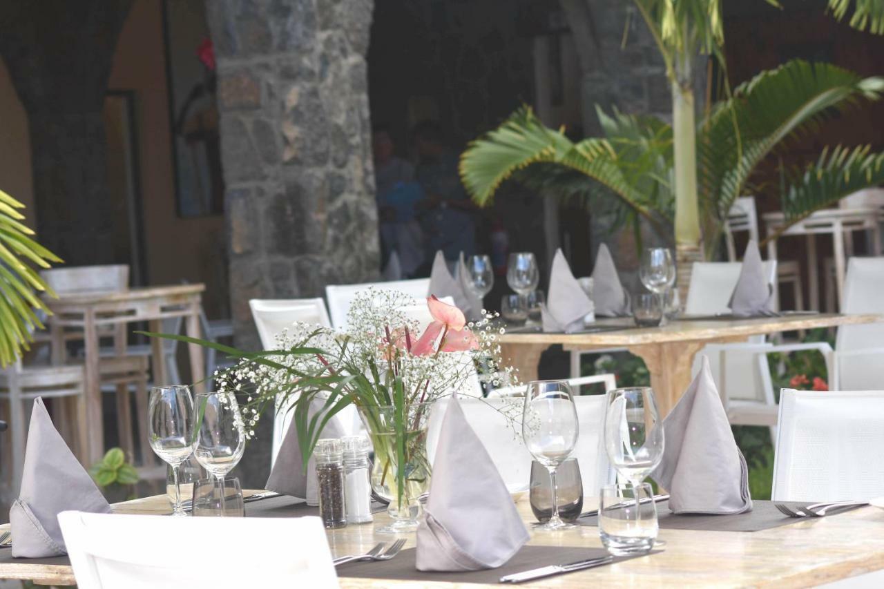 Hacienda Plaza Hotel Pereybere Beach Exterior photo